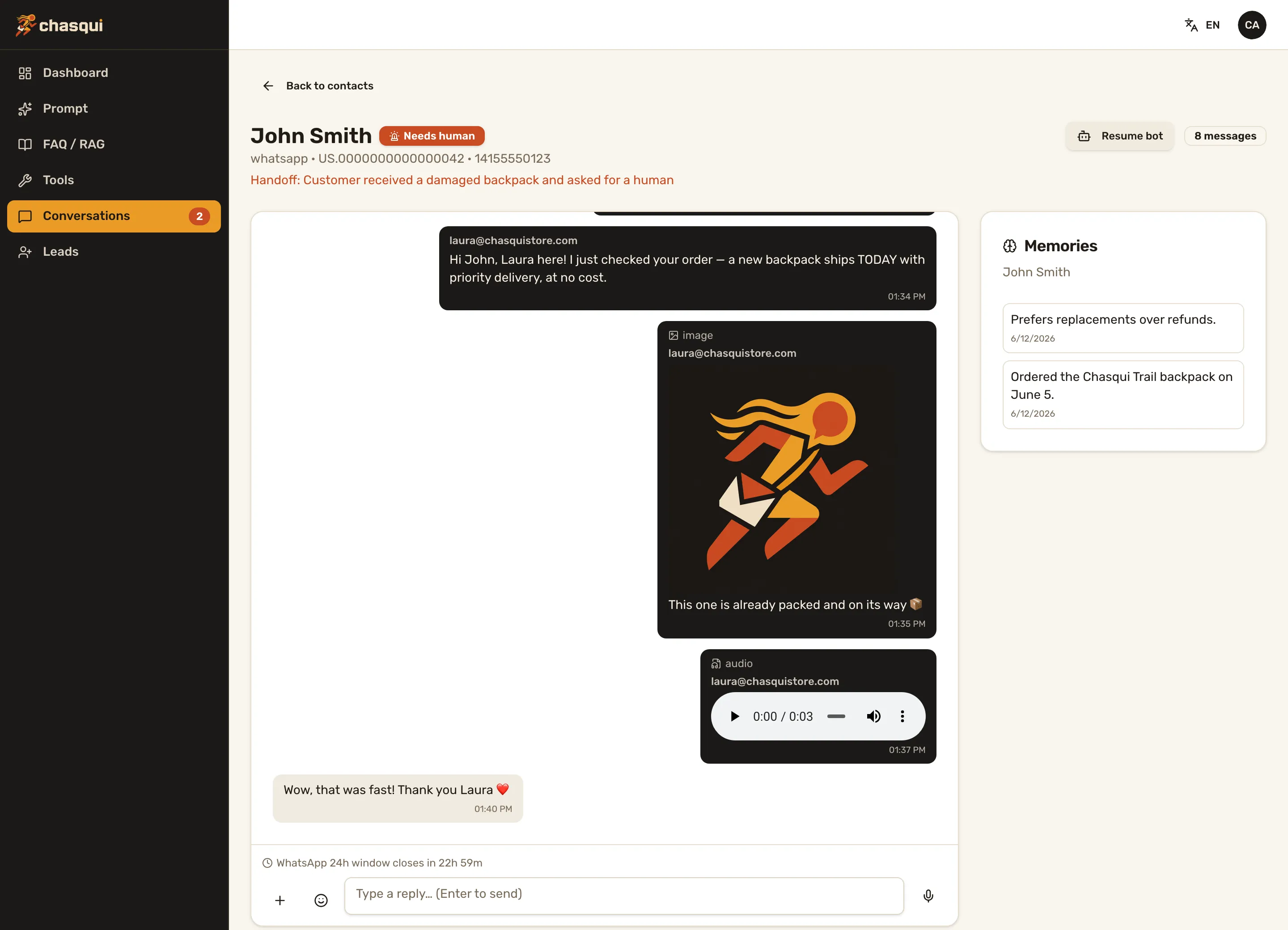 Chasqui operator panel: a human-handoff conversation with image and voice messages